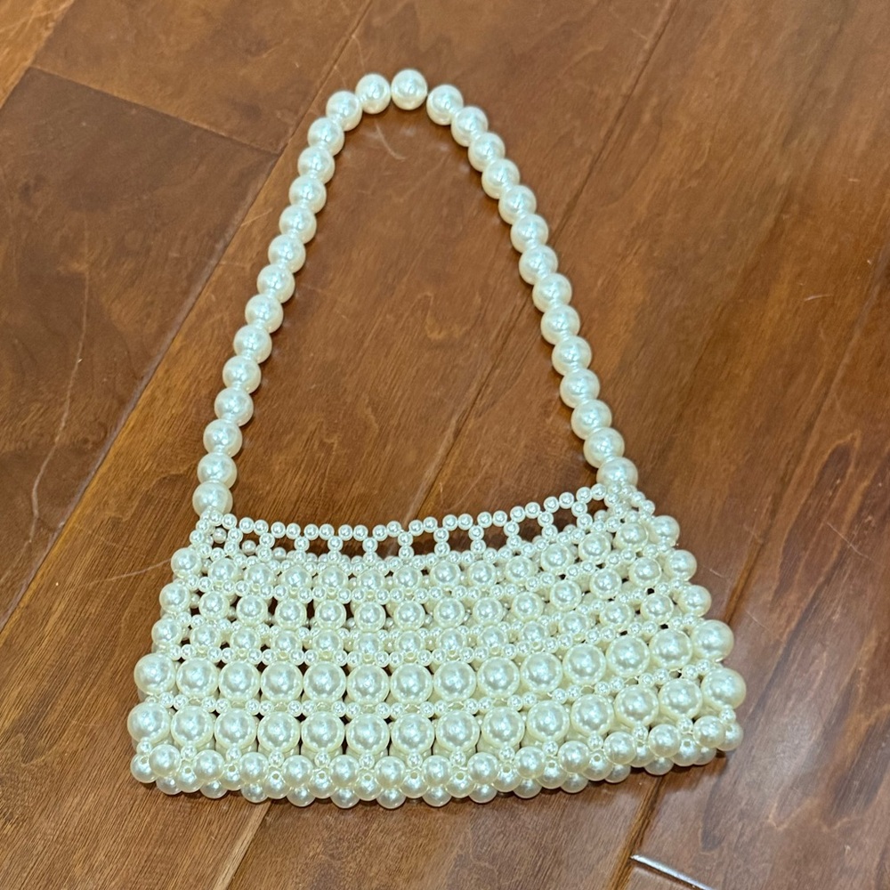 Elegant Pearl Beaded Purse